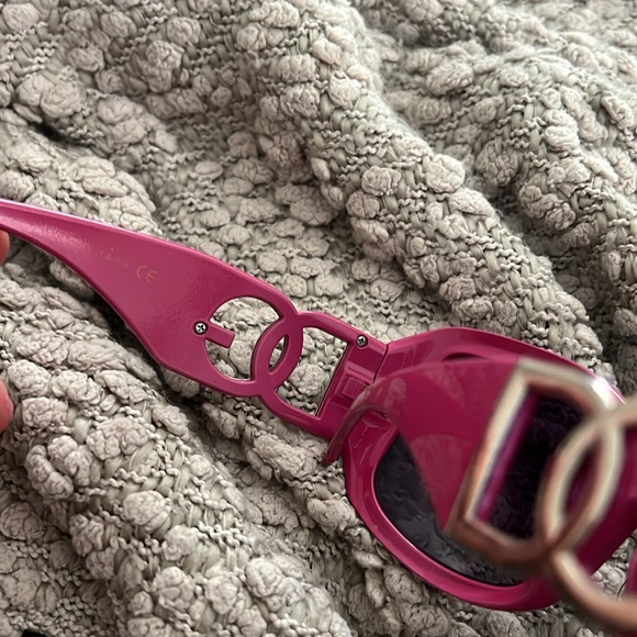 Pink dolce& gabbana sunglassesses